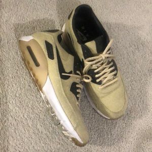 Nike Air Max size 10